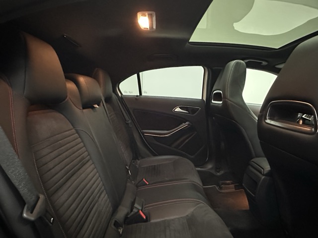 Mercedes-Benz A200 AMG Orijinal Gece paketi
